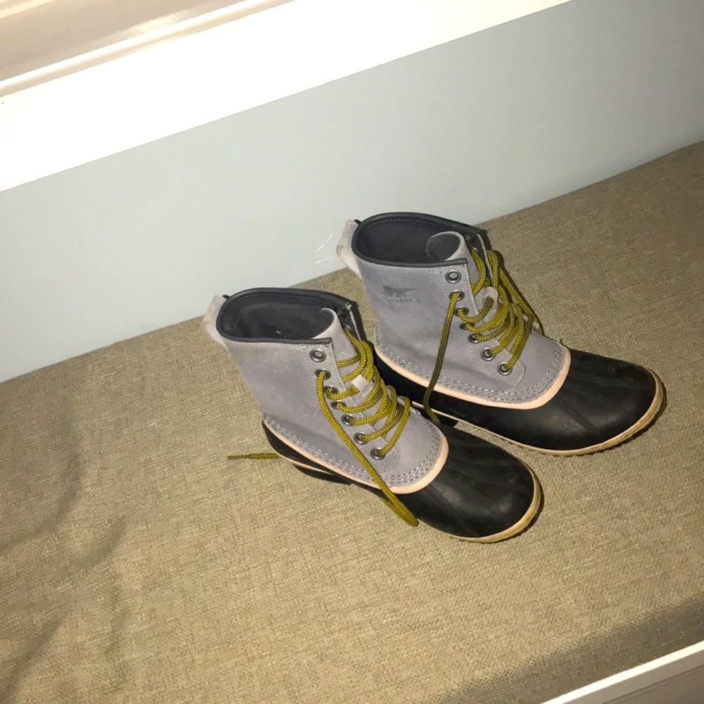 Sorel Slimpack 1964 grey boots. Like new!!